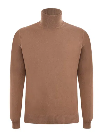 Jeordie's Turtleneck In Brown