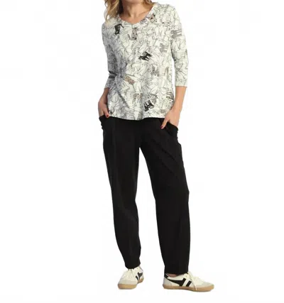 Jess & Jane Purrfect V-neck Top In Multi