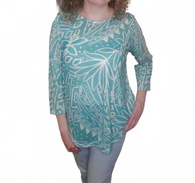 Jess & Jane Rounded Neck And Hem 3/4 Sleeve Top In Seafoam In Green