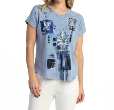Jess & Jane Short Sleeve V-neck Top In Lily In Multi