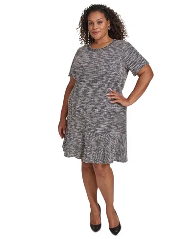 Jessica Howard Plus Size Boucle Jewel Neck Shift Dress In Navy Ivory