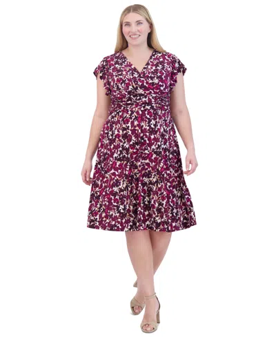 Jessica Howard Plus Size Floral-print Flutter-sleeve Dress In Berry