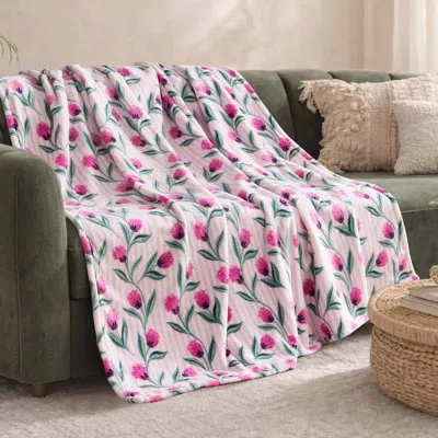 Jessica Simpson 60" X 90" Plush Throw Blankets In Tulip Pink