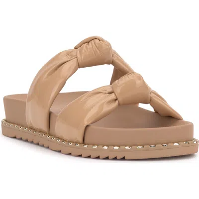 Jessica Simpson Caralyna Platform Slide Sandal In Praline Crinkle Patent