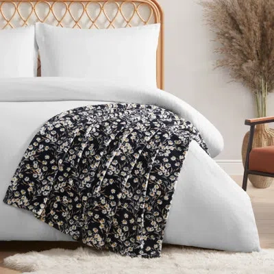 Jessica Simpson Plush Throw Blanket In Black