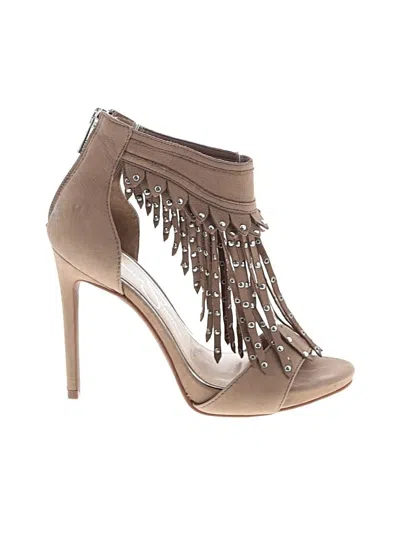 Pre-owned Jessica Simpson Sandals In Gray