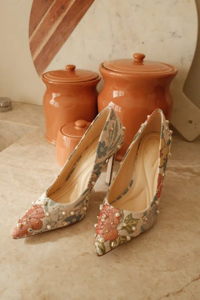 Jessica Simpson Wellica Cream Floral Jacquard Pearl Pointed-toe Pumps In Multi