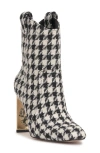 Jessica Simpson Xovira Bootie In Black/white