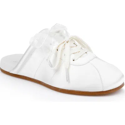 Jewel Badgley Mischka Priscila Mule In White