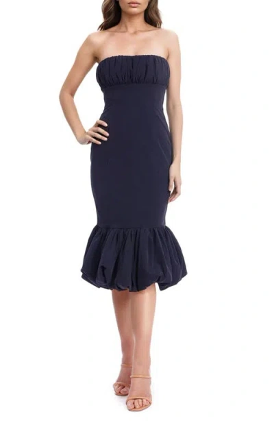 Jewel Badgley Mischka Strapless Bubble Hem Cocktail Dress In Blue