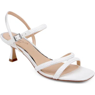 Jewel Badgley Mischka Zianna Ii Sandal In White