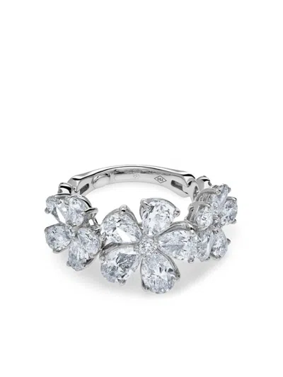 Jewels Aficionado 18kt White Gold Flower Diamond Ring In 银色