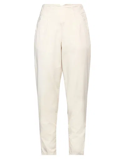 Jijil Pants In White