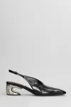 Jil Sander Sculptural Heel V-cut Pump In Black