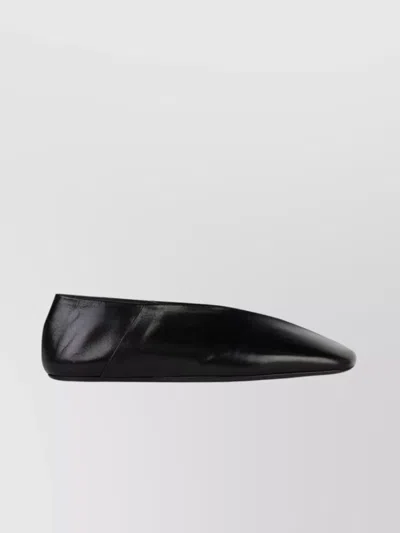 Jil Sander Smooth Leather Pointed Toe Flats In Black