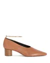 Jil Sander Ring Leather Pumps In Brown