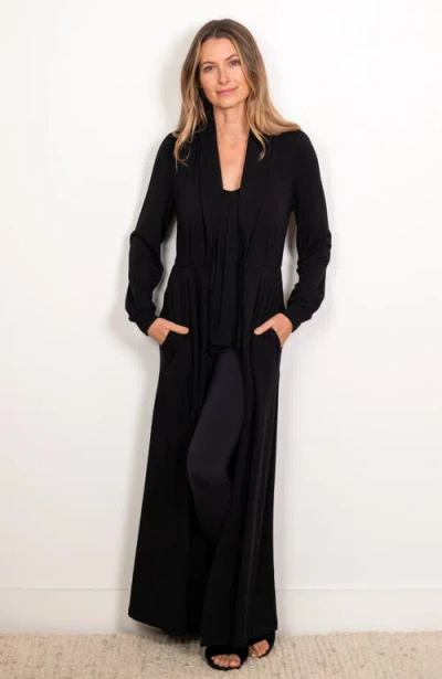 Jjwinks Manhattan Pocketed Long Fleece Robe With Button Closure In Black