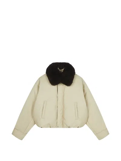 Jnby Furry-collar Puffer Jacket In Neutral