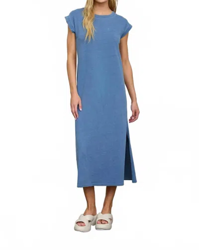Joa Short Sleeve Side Slit Detail Knit T-shirt Midi Dress In Dark Denim In Blue