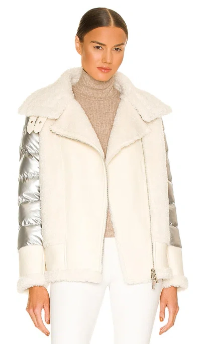 Jocelyn Faux Sherpa Moto Jacket In 银色