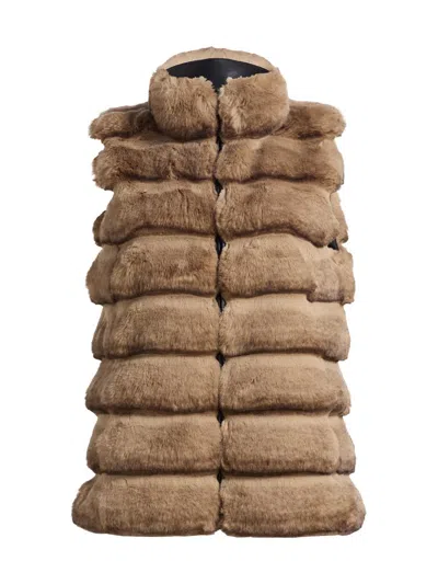 Jocelyn Women's Plush Reversible Faux Fur Vest In Sand