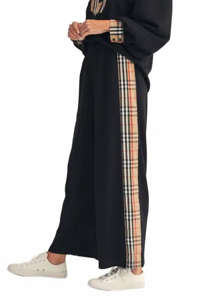 Jodifl Elastic Waist Wide Leg Sweatpant In Black