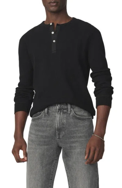 Joe's Long Sleeve Waffle Henley T-shirt In Black