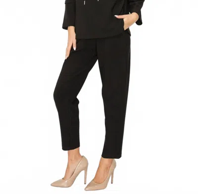Joh Kellie Crepe Knit Pant In Black