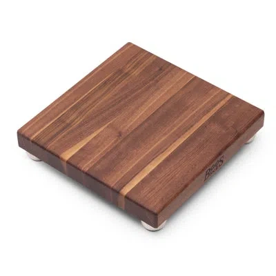 John Boos Gift 1.5" Edge Grain Walnut Board With Stainless Steel Feet In Brown,charcole