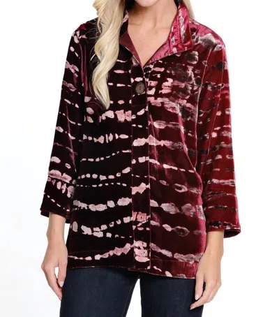 John Mark Tie Dye Wire Collar Top In Burgundy In White