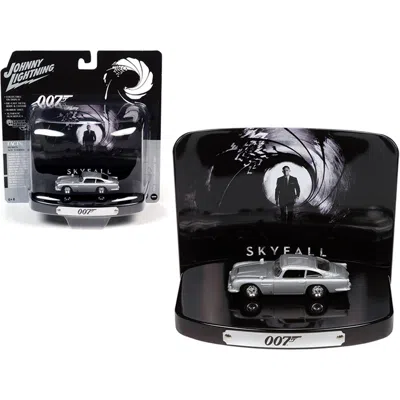 Johnny Lightning 1964 Aston Martin Db5 Silver Birch With Collectible Tin Display 07 Skyfall 2012 Movie 23rd In The Ja