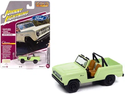 Johnny Lightning 1967 Ford Bronco "nick Cherrone" Glen Green "classic Gold Collection" 1/64 Diecast Model Car By