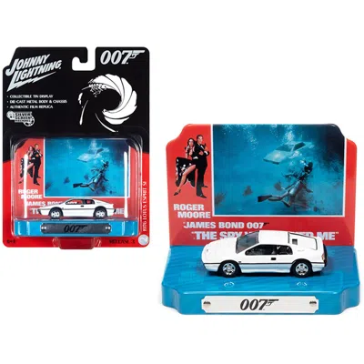 Johnny Lightning Series 0.16 4 Diecast Model Car For 1976 Lotus Esprit S1 White With Collectible Tin Display 07 James