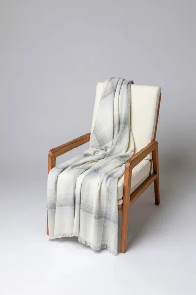 Johnstons Of Elgin Blurred Cashmere Silk Bouclé Throw In White
