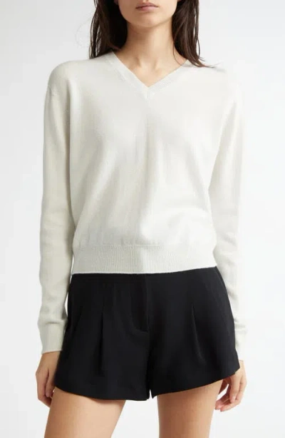 Johnstons Of Elgin Classic Cashmere V-neck Sweater In Oatmeal
