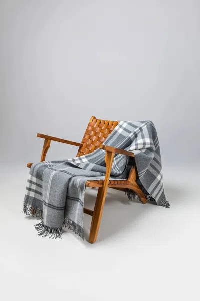 Johnstons Of Elgin Double Face Lambswool Throw In Grey & White Check In Gray