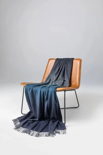 Johnstons Of Elgin Ombré Black Cashmere Throw In Blue