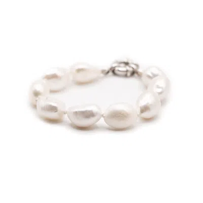 Jojo Harris Women's Silver / White Bonnie Baroque Pearl Bracelet