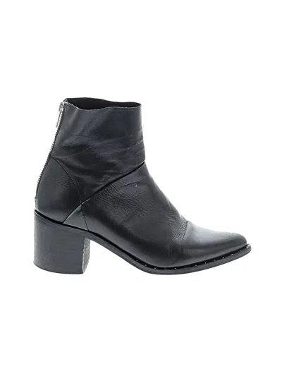 Pre-owned Jonak Ankle Boots In Black
