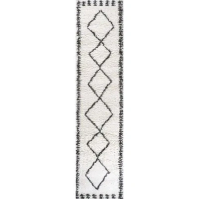 Jonathan Y Calvia Moroccan Diamond Shag Area Rug In White/gray