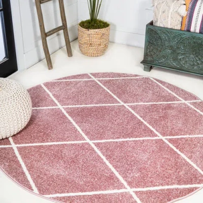 Jonathan Y Cole Minimalist Diamond Trellis Area Rug In Rose/white