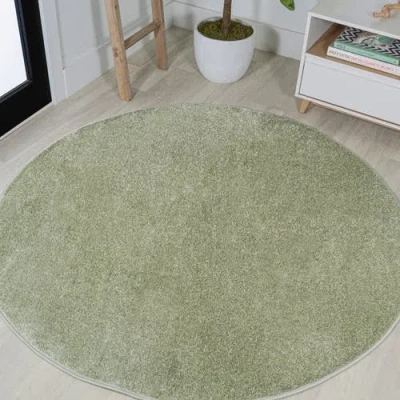 Jonathan Y Haze Solid Low-pile Round Area Rug In Jade/green