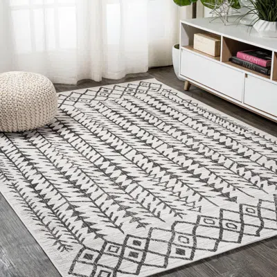 Jonathan Y Tokay Bohemian Geometric Indoor/outdoor Area Rug In Ivory/black