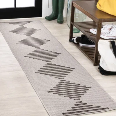 Jonathan Y Vinales Diamond Stripe Indoor/outdoor Area Rug In Light Gray/black