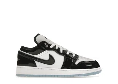 Pre-owned Jordan 1 Low Se Concord Sneakers In White/black