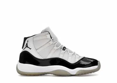 Pre-owned Jordan 11 Retro Concord (2011) Sneakers In White/black/dark Concord