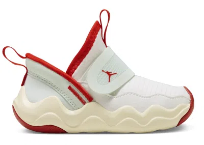 Pre-owned Jordan 23/7 Chinese New Year Challenge Red Sneakers In Ivory/barely Green/metallic Gold