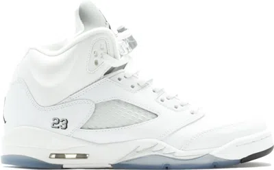 Pre-owned Jordan 5 Retro Metallic (2015) Sneakers In White/black/metallic Silver