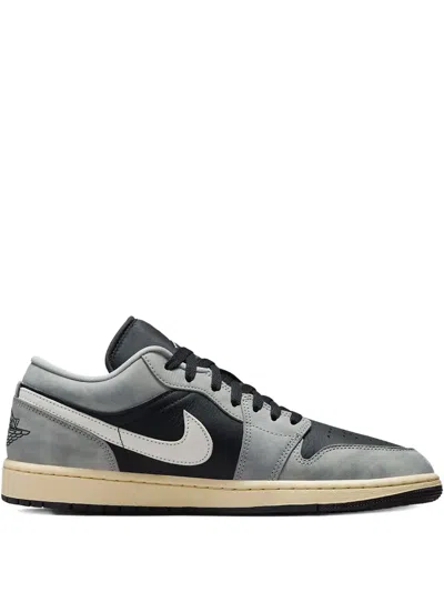Jordan Air  1 Low Se "light Smoke Grey" Sneakers In Gray