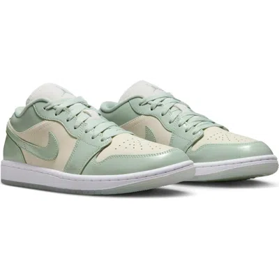 Jordan Air  1 Low Se Sneaker In Multi